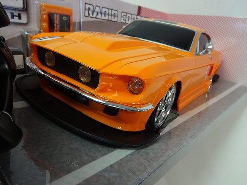 Carro Controle Remoto Mustang Gt 1967 Maisto 1:12 Bateria 6v - R$ 299,00